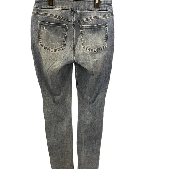 Chico’s Lightly Distressed Pull-On Jeggings, Size 2R, Faded Blue Denim. - Picture 3 of 12